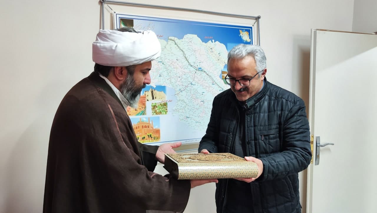 تقدیر رئیس ستاد اقامه نماز استان زنجان از مدیرعامل پایانه صادراتی استان زنجان
